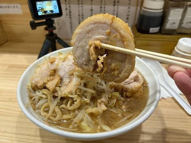 二郎系ラーメンの丼
