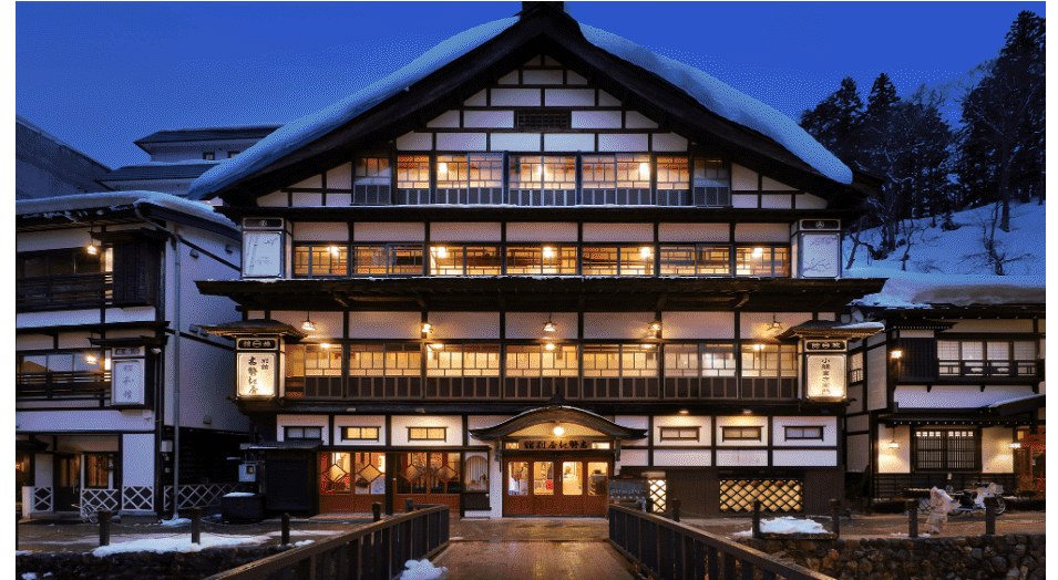 日本の冬の温泉旅行の風景