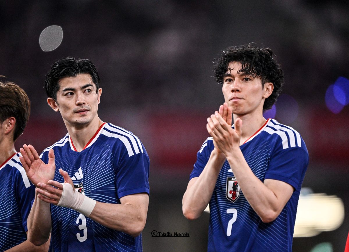 韓国の掲示板に貼られた日本のサッカー選手の写真3枚目
