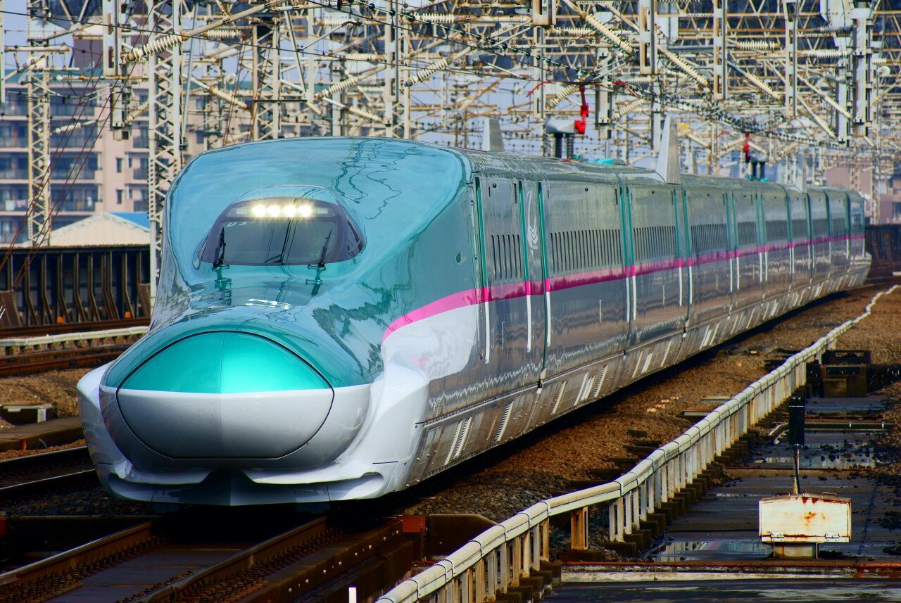 E5系新幹線の先頭車