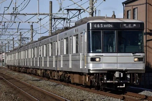 日本の鉄道とホームドアに関する引用元画像 3
