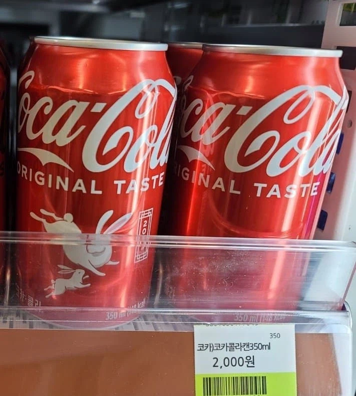 韓国のコーラ350ml 2000ウォン表示